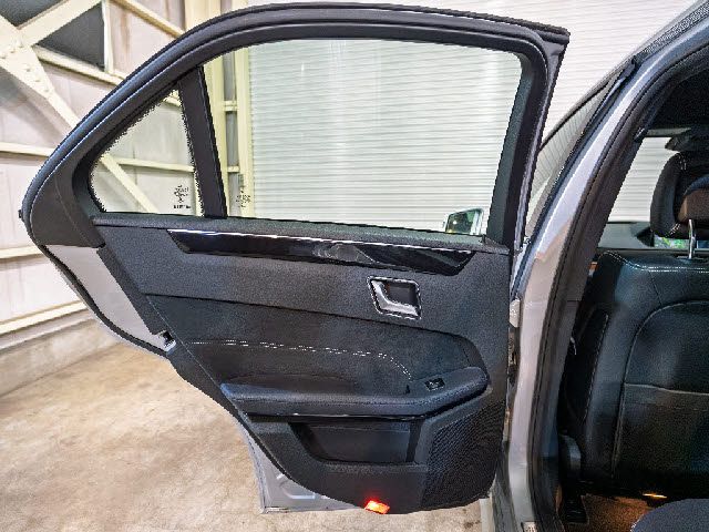 MERCEDES BENZ E class sedan
