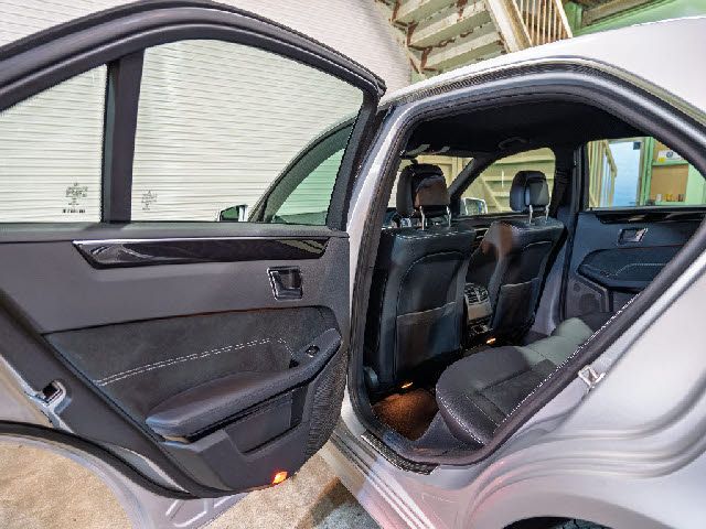MERCEDES BENZ E class sedan
