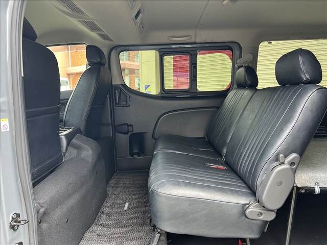 CARAVAN van 2WD