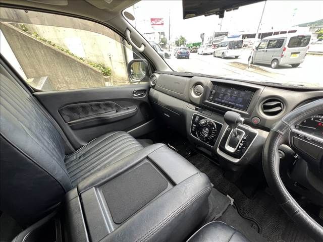 CARAVAN van 2WD