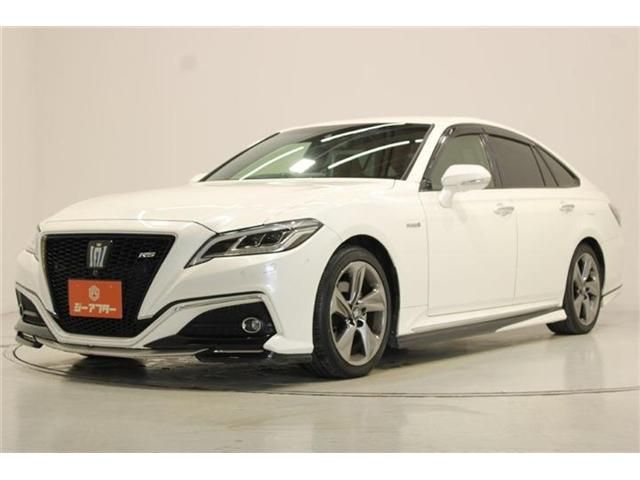 CROWN sedan hybrid