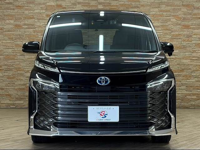 VOXY HYBRID