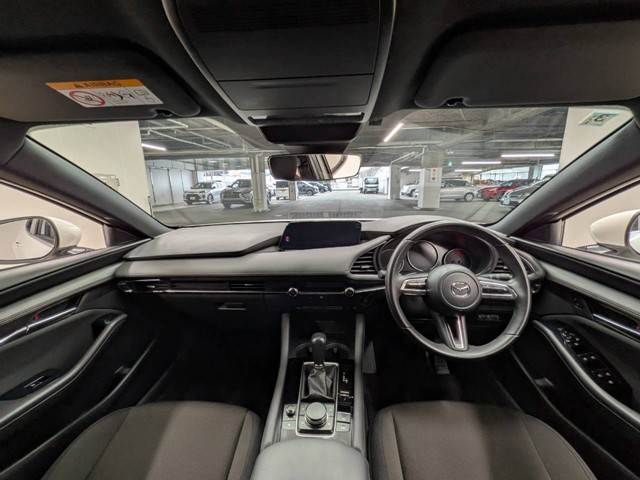 MAZDA3 FASTBACK