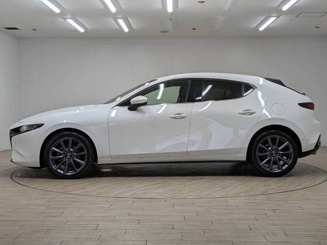 MAZDA3 FASTBACK