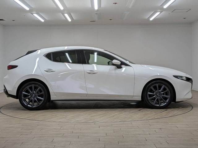MAZDA3 FASTBACK