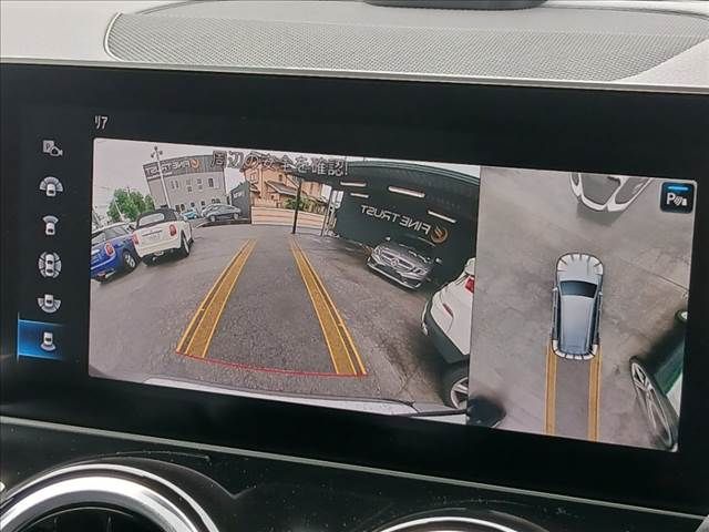 MERCEDES BENZ GLB