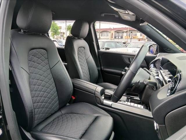 MERCEDES BENZ GLB