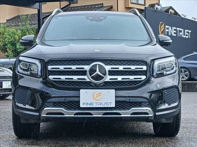 MERCEDES BENZ GLB