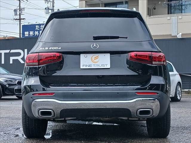 MERCEDES BENZ GLB