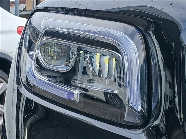 MERCEDES BENZ GLB