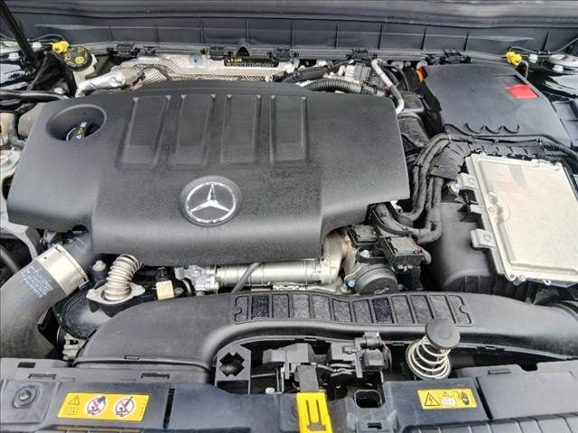MERCEDES BENZ GLB