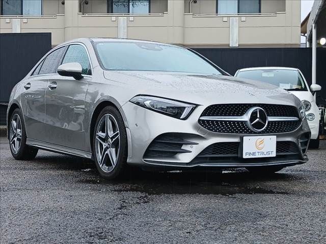 MERCEDES BENZ A class sedan