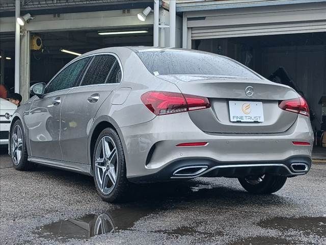 MERCEDES BENZ A class sedan