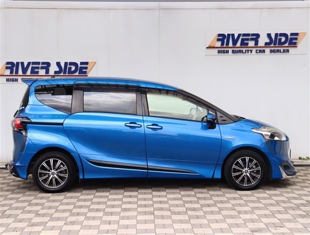 SIENTA HYBRID