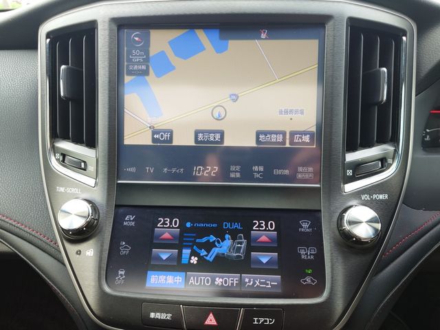 CROWN sedan hybrid
