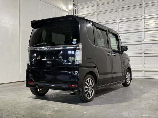 N BOX CUSTOM
