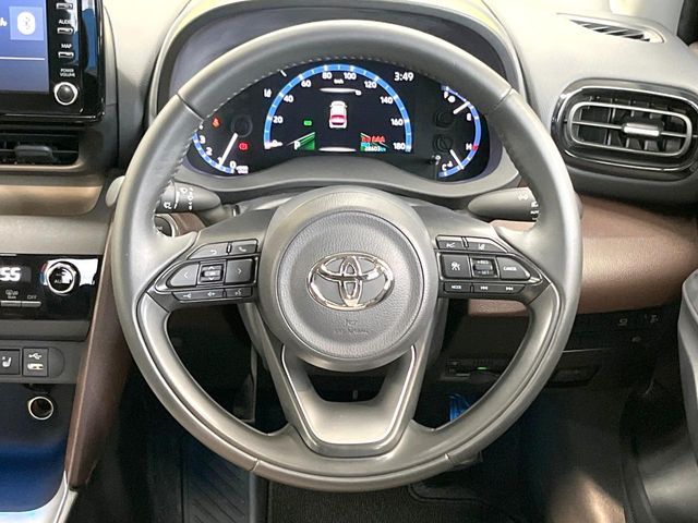 YARIS CROSS