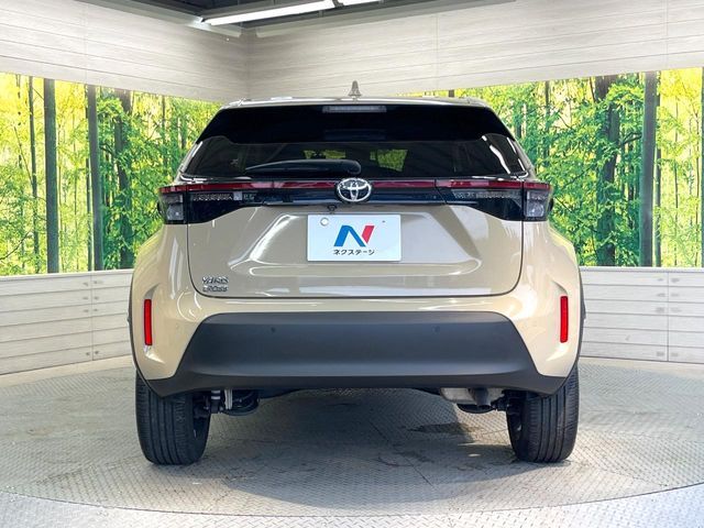 YARIS CROSS