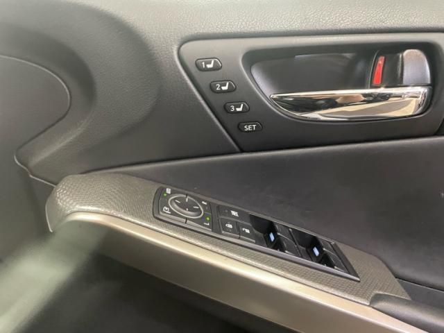 LEXUS IS300h