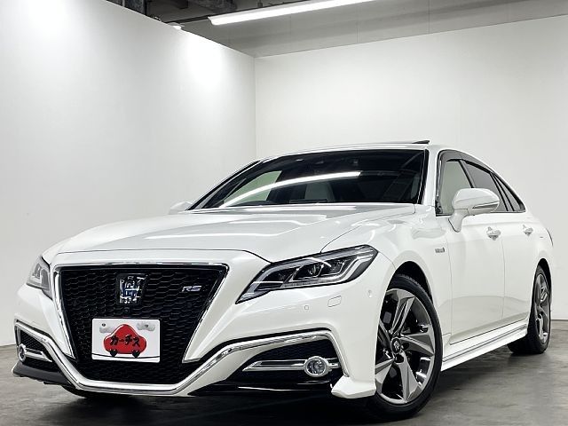 CROWN sedan hybrid