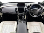 CROWN sedan hybrid