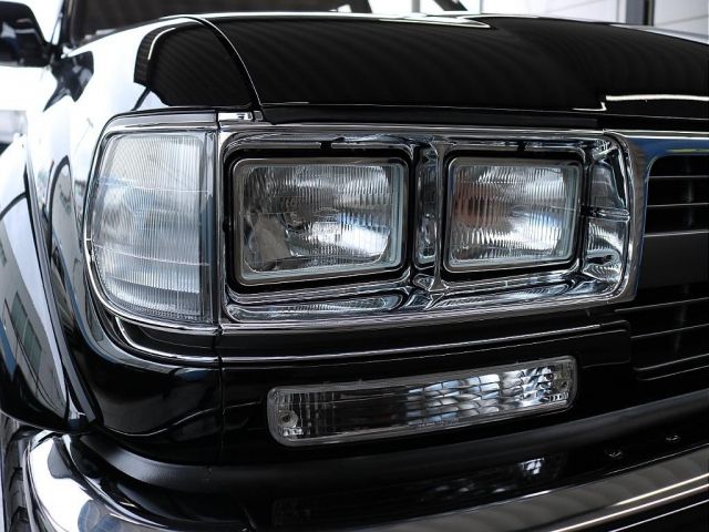 LANDCRUISER van