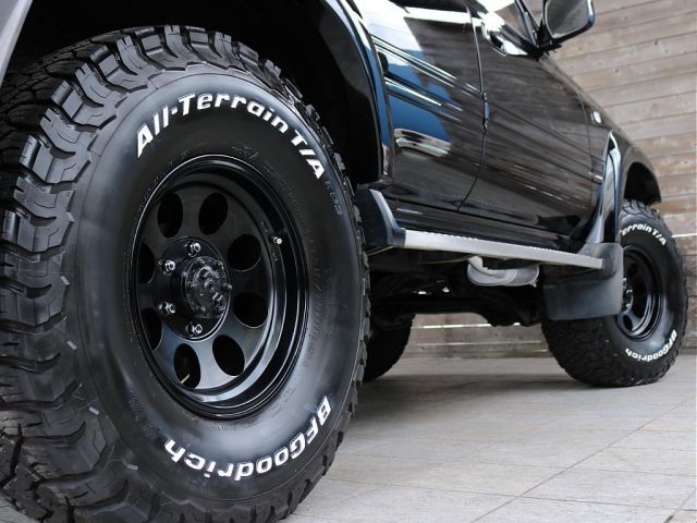 LANDCRUISER van