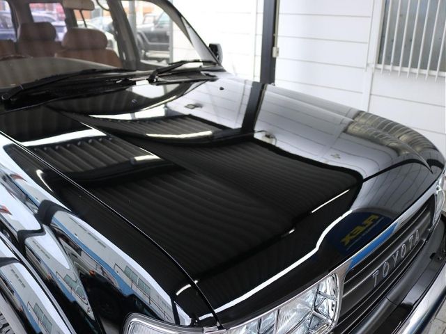 LANDCRUISER van