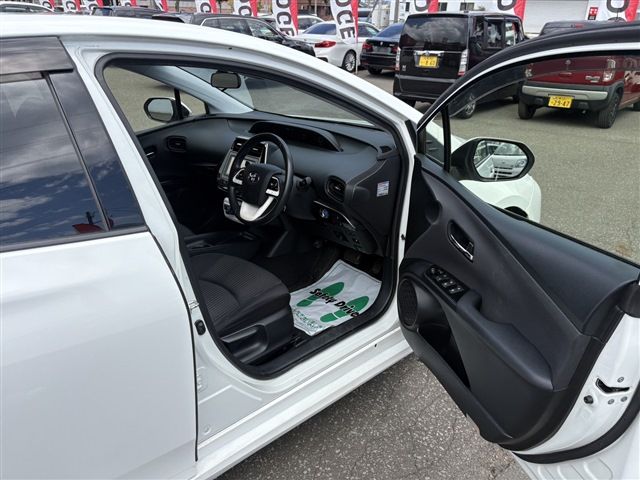 PRIUS 4WD