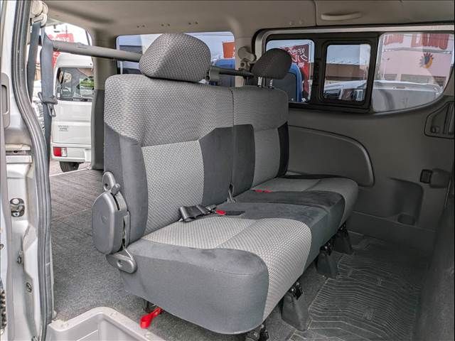 NV350 CARAVAN 4WD