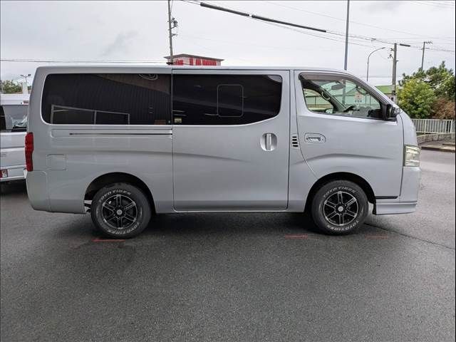 NV350 CARAVAN 4WD