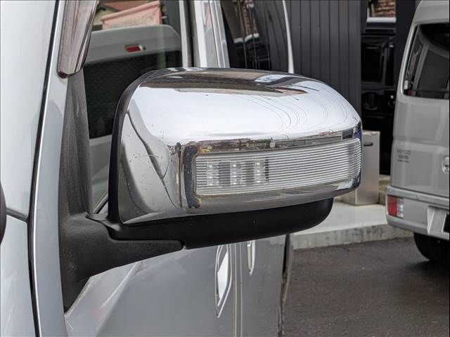 NV350 CARAVAN 4WD