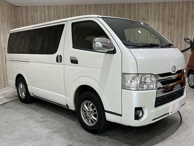 REGIUSACE 4WD van
