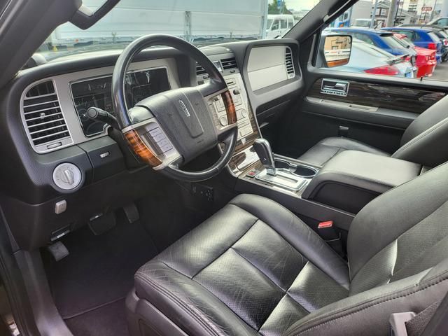 Lincoln Navigator 2WD