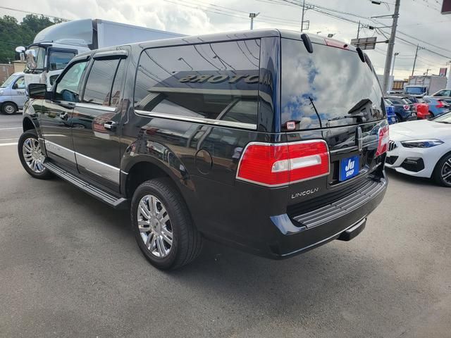 Lincoln Navigator 2WD