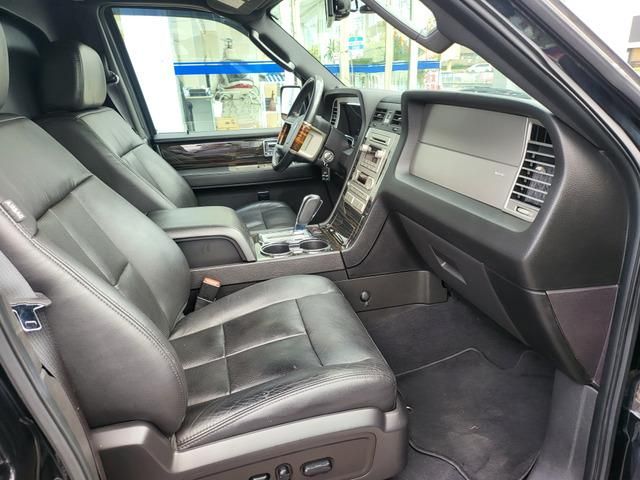 Lincoln Navigator 2WD