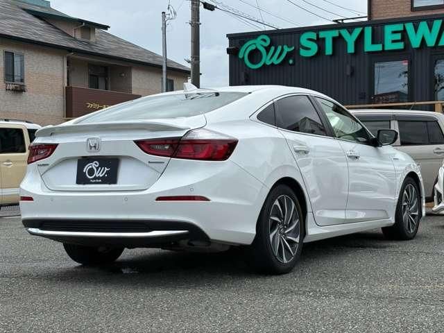 INSIGHT sedan
