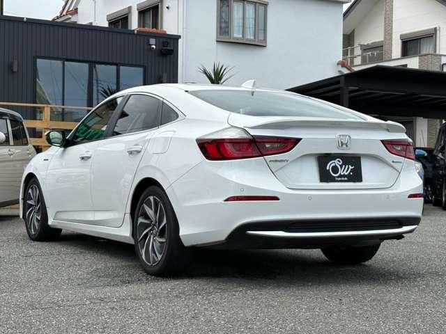 INSIGHT sedan