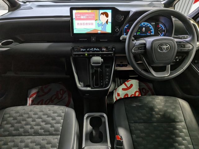 VOXY HYBRID 4WD