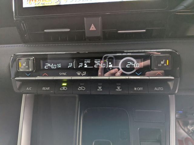 VOXY HYBRID 4WD