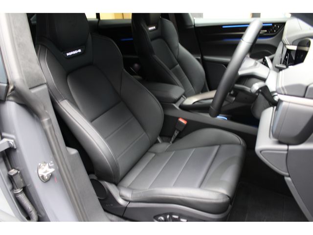 PORSCHE Macan Electric
