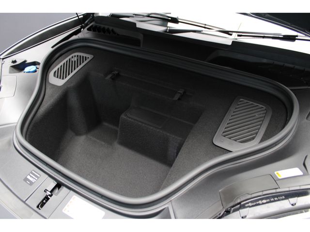 PORSCHE Macan Electric