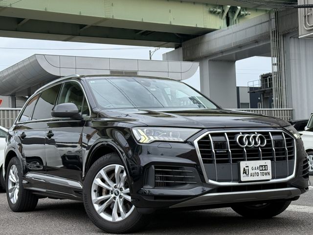 AUDI  Q7