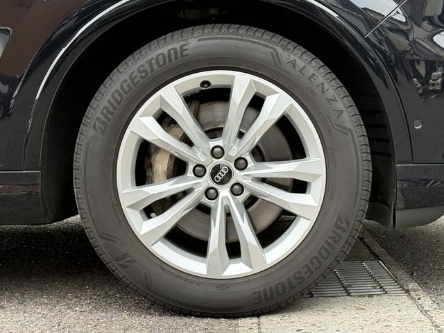 AUDI  Q7
