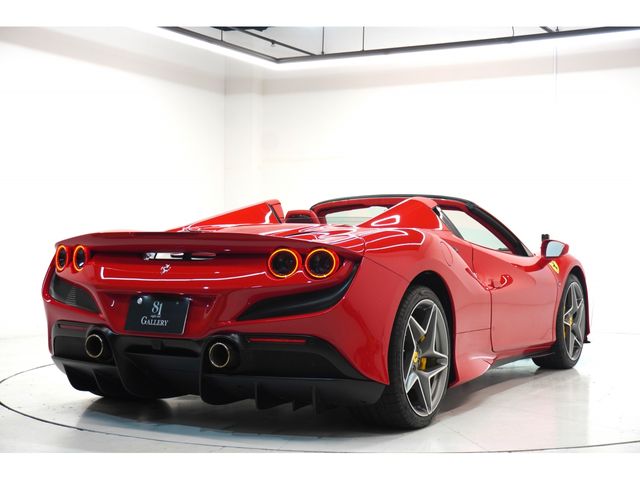 FERRARI F8 Spider