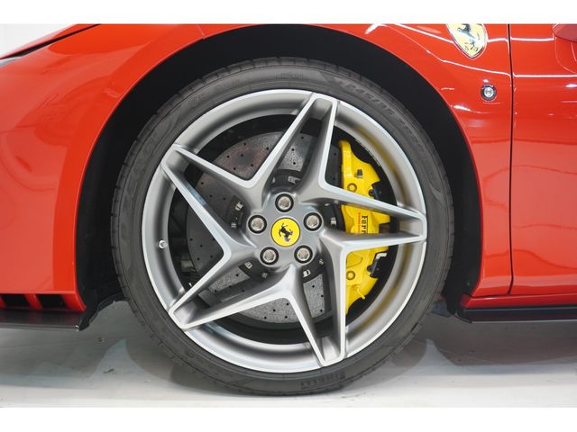 FERRARI F8 Spider