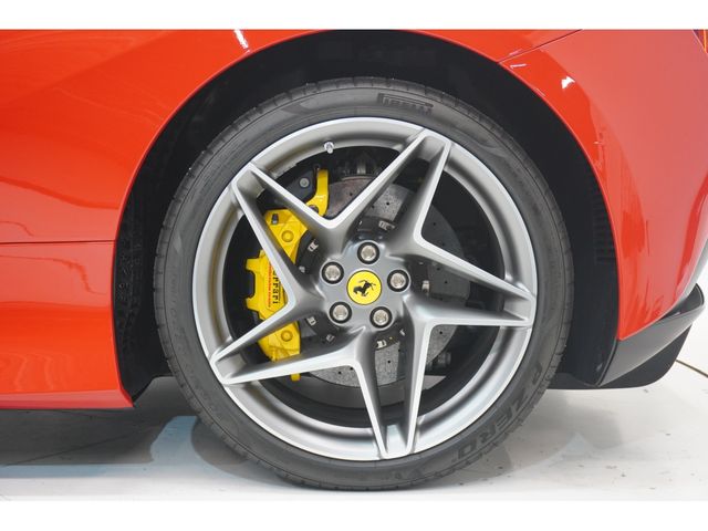 FERRARI F8 Spider