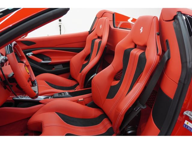 FERRARI F8 Spider