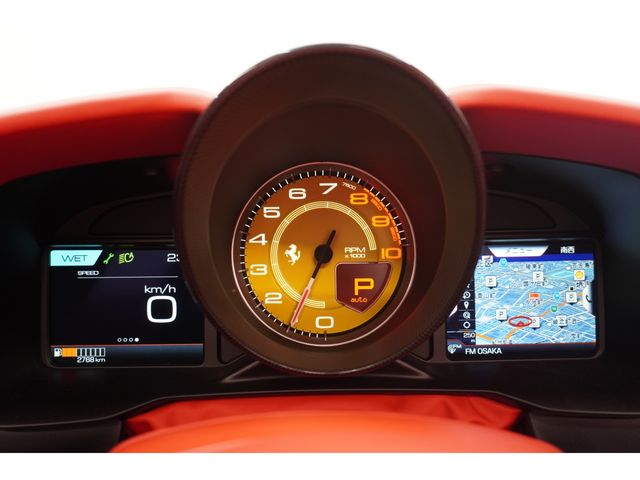 FERRARI F8 Spider