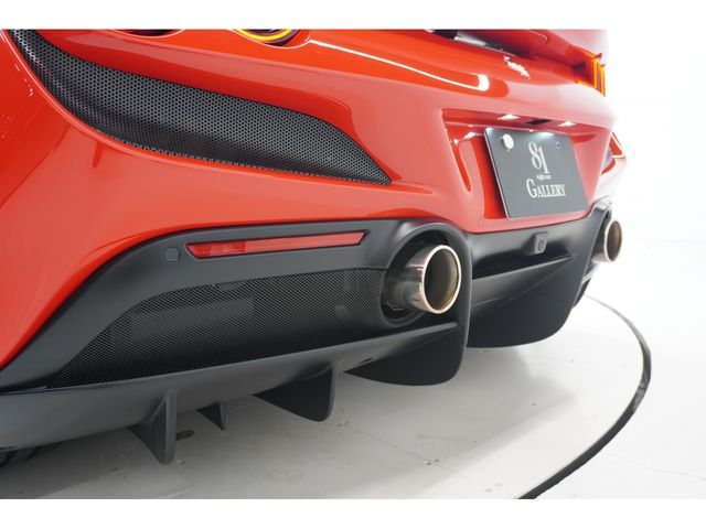 FERRARI F8 Spider
